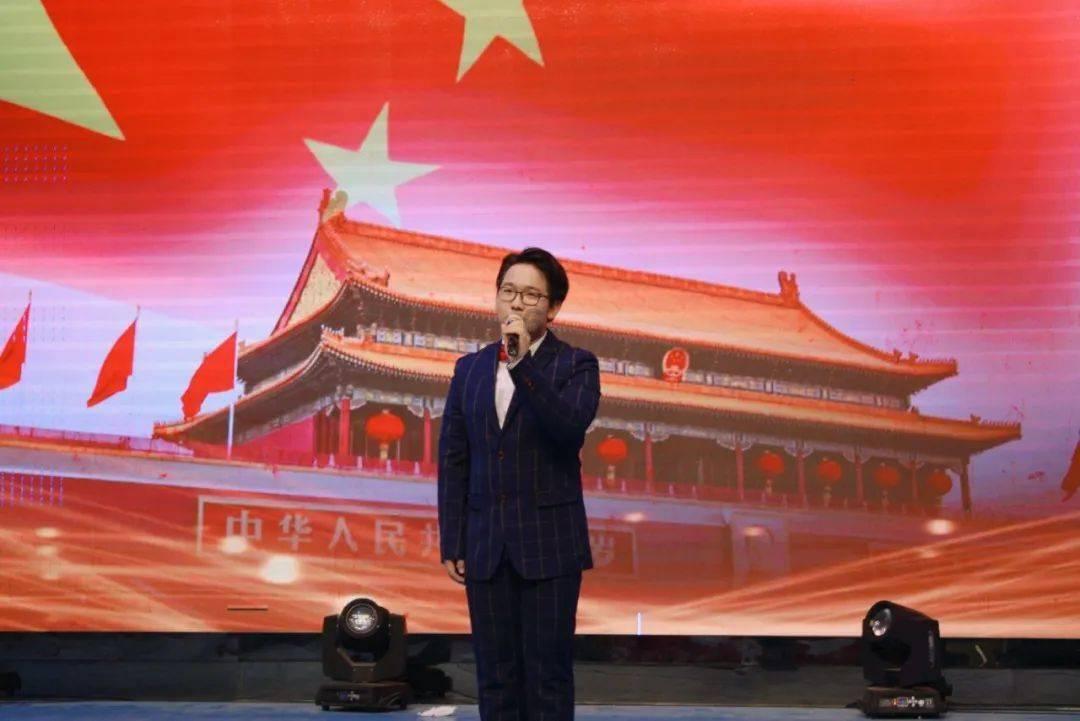 为什么有的孩子刚出生更像爸爸，之后才像妈妈？游戏画面