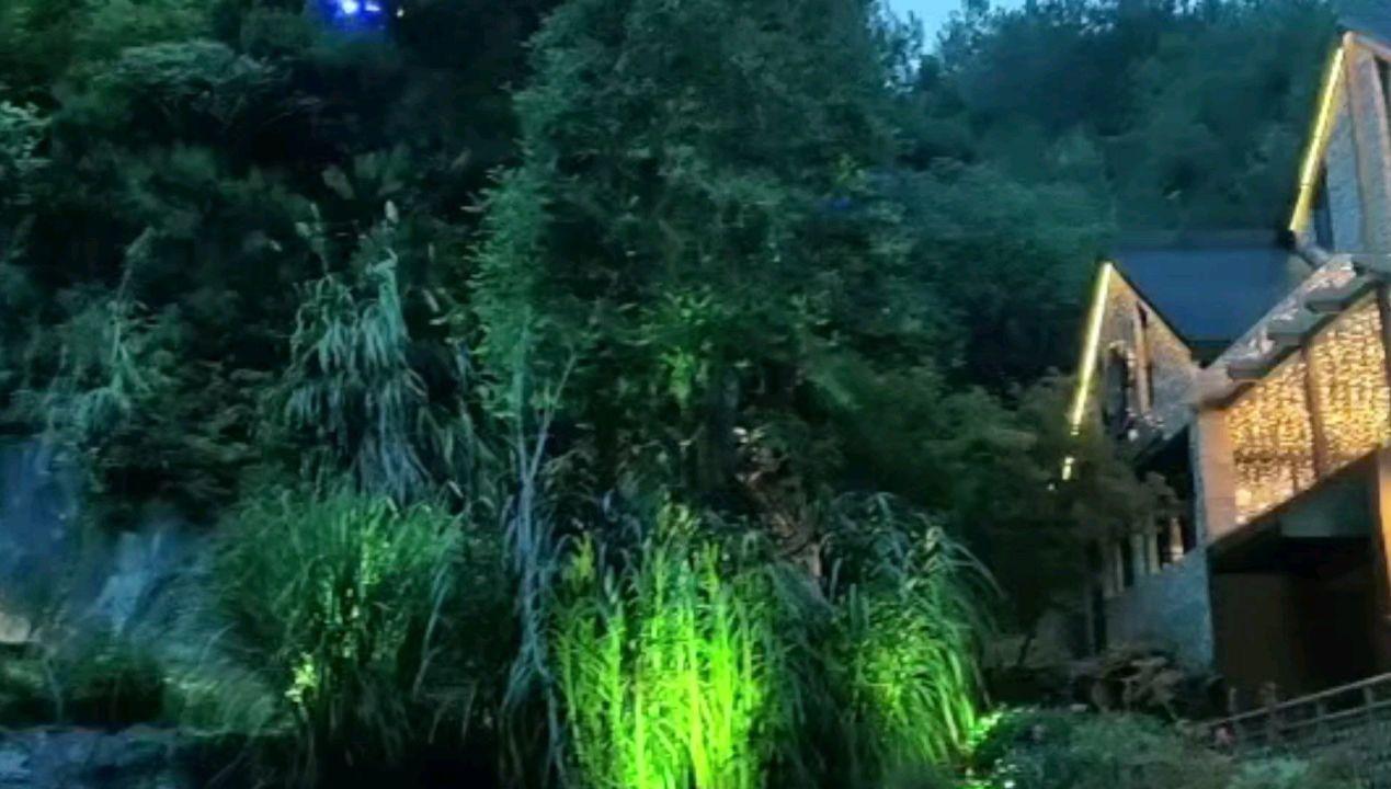 高铁从北京到上海,一路需要耗多少度电?说出来你别不信-红迪网平台,专注分享交流